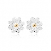 Comely Women Earrings Lovely Water Lily Golden Stamen Twinkle White Gold Tone Stud Earrings
