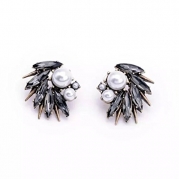 SunIfSnow Women Irregular Imitation Pearl Hedgehog-Shape Diamond Stud Earrings